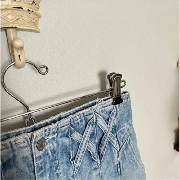 Vintage Jordache High Rise Pleated Mom Shorts - Picture 7 of 15